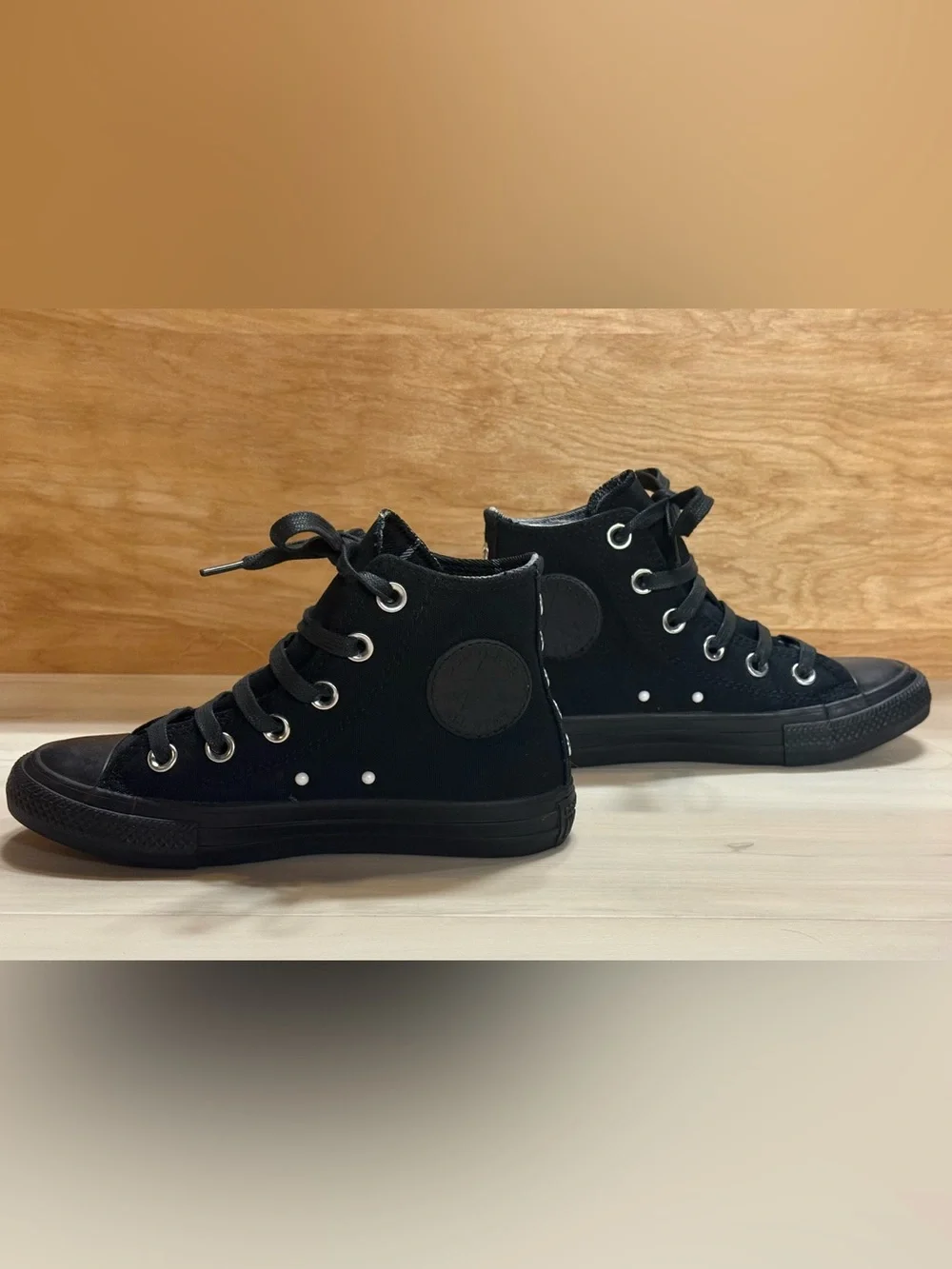 Kids Chuck Taylor High-Top Converse in all Black
